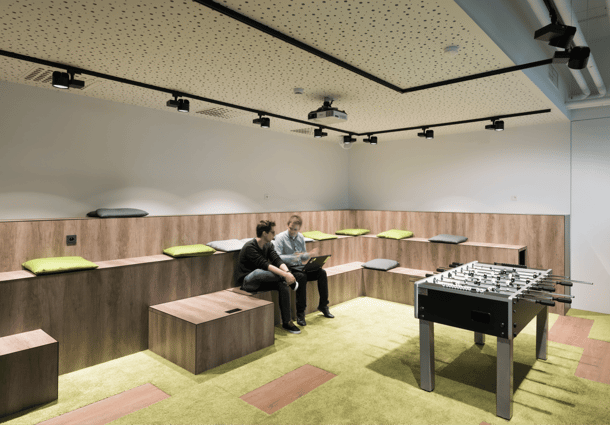 <span id="hs_cos_wrapper_name" class="hs_cos_wrapper hs_cos_wrapper_meta_field hs_cos_wrapper_type_text" style="" data-hs-cos-general-type="meta_field" data-hs-cos-type="text" >Van stage naar vaste baan bij ACA Group tijdens de coronapandemie</span>