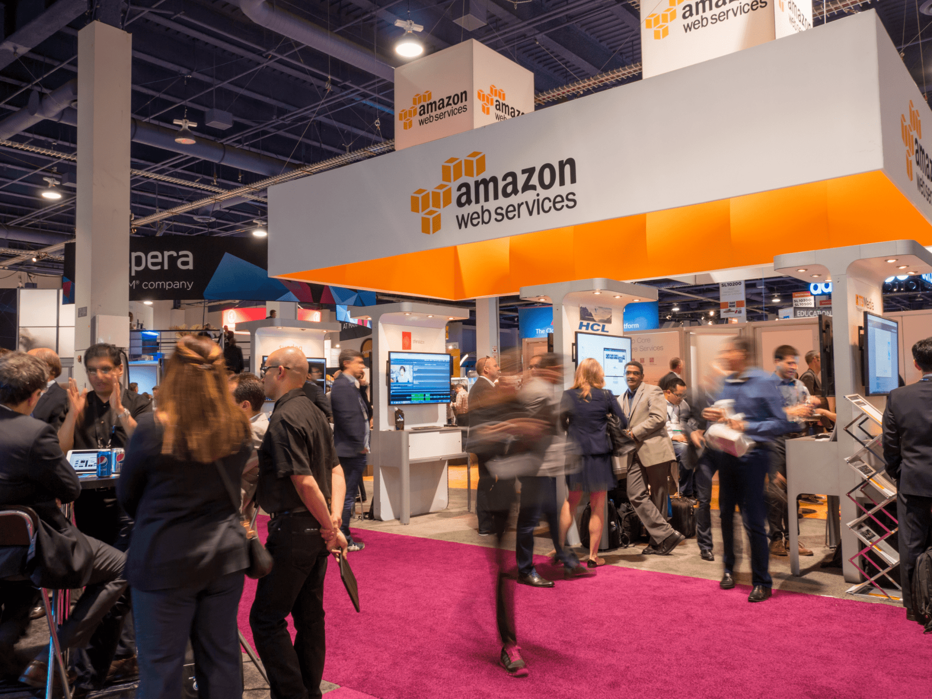 <span id="hs_cos_wrapper_name" class="hs_cos_wrapper hs_cos_wrapper_meta_field hs_cos_wrapper_type_text" style="" data-hs-cos-general-type="meta_field" data-hs-cos-type="text" >AWS re:Invent 2021 - Snel overzicht van de hoogtepunten!</span>