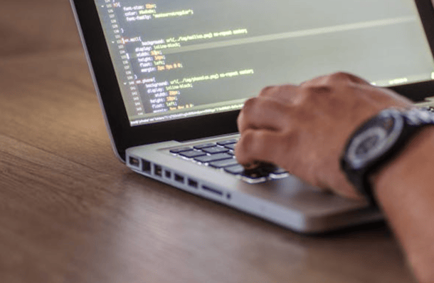 <span id="hs_cos_wrapper_name" class="hs_cos_wrapper hs_cos_wrapper_meta_field hs_cos_wrapper_type_text" style="" data-hs-cos-general-type="meta_field" data-hs-cos-type="text" >Kickstart je volgende project met een kant-en-klare webapplicatie-architectuur</span>